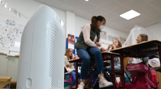 Solche Luftfilter werden aktuell in schlecht belüftbaren Räumen von Schülerhorten zweier Grundschulen, im Otwin-Brucker-Schulzen