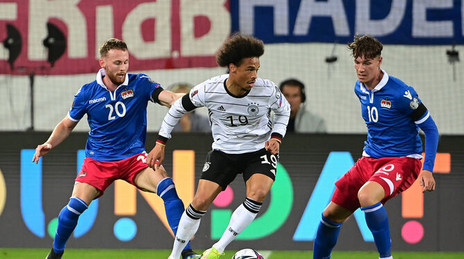 Torschütze mit einer Einzeklaktion zum 2:0 gegen Liechtenstein: Leroy Sané (Mitte). FOTO: VALERIA WITTERS