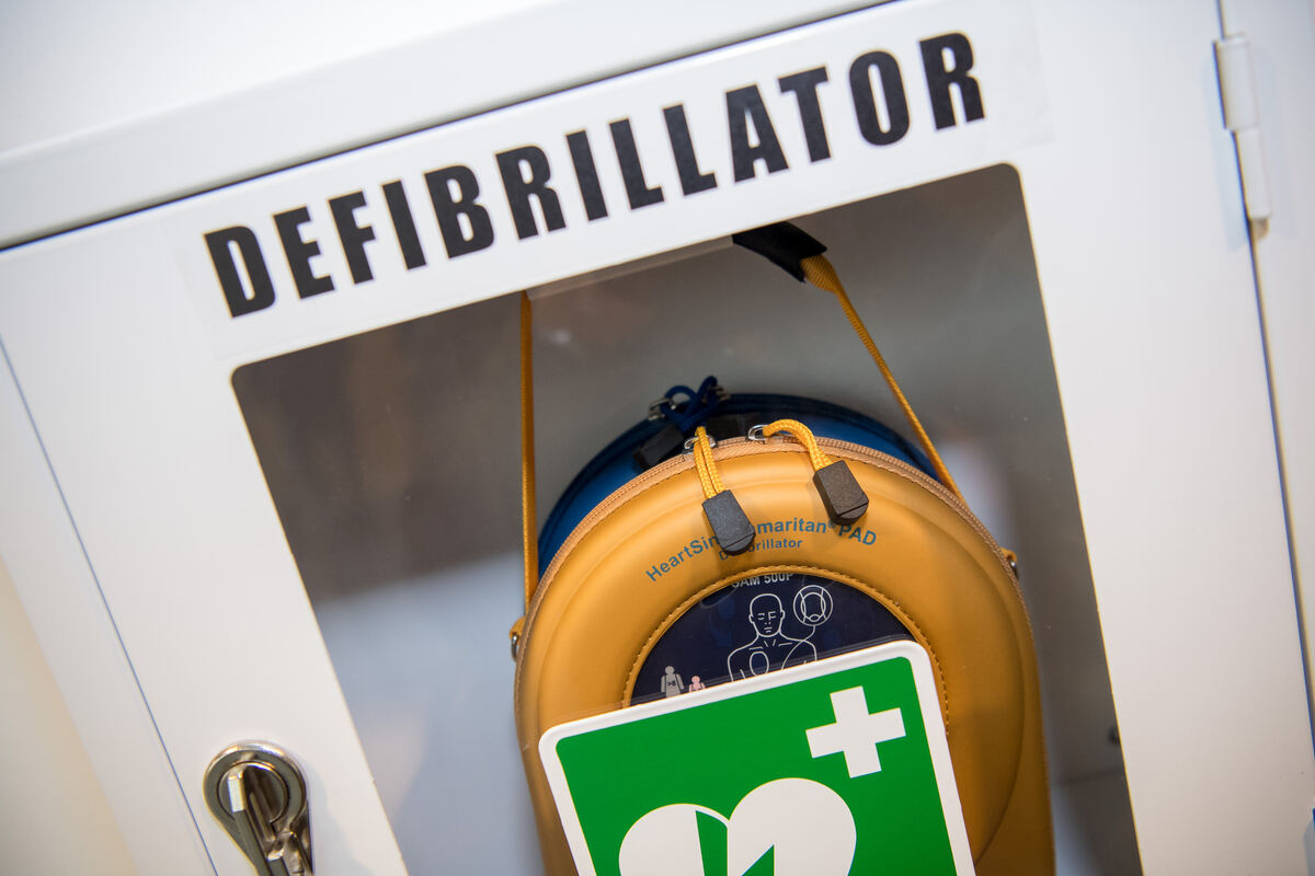 Zwei neue Defibrillatoren in Bad Urach Region NeckarAlb Reutlinger