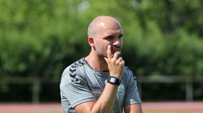 VfL-Trainer Daniel Güney will seinem Team keinen Vorwurf machen. FOTO: BAUR
