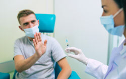 Viele lehnen eine Corona-Impfung ab.