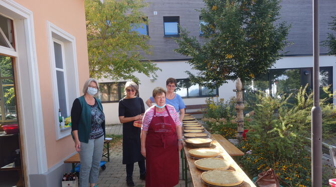 Schon im zurückliegenden Jahr haben die Ausrichter des Rommelsbacher Herbstes im Reichenecker Backhaus köstliche Kuchen zubereit