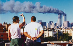 Eine der wenigen Aufnahmen, die Steffen Tahlemann am 11. September 2001 vom Dach seines Apartmenthauses aus gemacht hat. FOTO: S