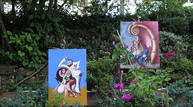 Gemälde von Robert Schäfer in einem Garten in der Jos-Weiß-Straße.  FOTO: STRÖHLE