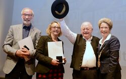 Über solche Bürger freut sich nicht nur Oberbürgermeisterin: Barbara Bosch (rechts) mit Günter Jung, Sabine Dörr und Georg Jentz
