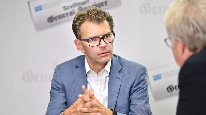 Daniel Caspary im Gespräch mit GEA-Chefredakteur Dr. Christoph Fischer.  FOTO: PIETH
