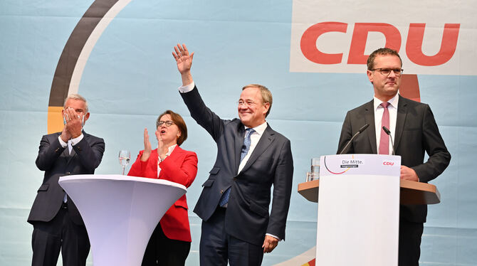 Großes Aufgebot zum Wahlkampfhöhepunkt der CDU auf dem Rottenburger Marktplatz. CDU-Landeschef Thomas Strobl (von links), Staats