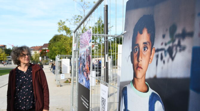 Der ernste Blick eines Kindes: Die Fotografin Alea Horst hat die Not von Menschen in Flüchtlingslagern dokumentiert.  FOTO: ZENK