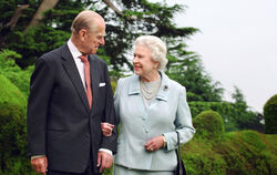 Queen Elizabeth II. und Prinz Philip waren seit 1947 verheiratet. Elizabeth hatte jedoch schon 1939 im zarten Alter von 13 ein A