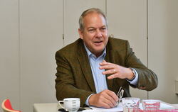 Pünktlicher  und gut gelaunter Naldo-Chef:  Christoph  Heneka ist zum  Redaktionsgespräch mit der Regionalbahn  von Hechingen na