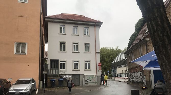 Das neu sanierte Wohnheim für angehende Pflegekräfte an der Neckarbrücke.