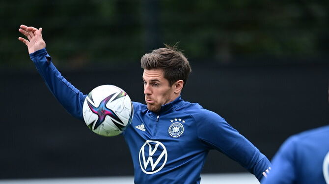 Gladbachs Jonas Hofmann spielt im Verein weiter vorne.