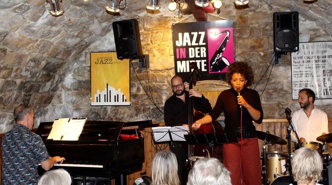 Fola Dada im Jazzclub in der Mitte Reutlingen