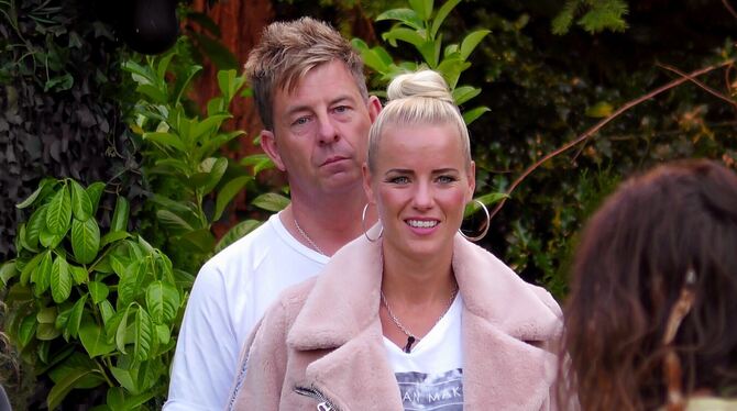 Almklausi und seine Frau Maritta Krehl im »Sommerhaus der Stars« des TV-Senders RTL.