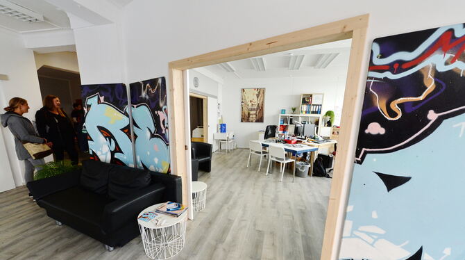 Die Mobile Jugendarbeit ist in die Kanzleistraße 22 umgezogen: in helle, freundliche und frisch renovierte Räumlichkeiten. FOTO Die Mobile Jugendarbeit ist in die Kanzleistraße 22 umgezogen: in helle, freundliche und frisch renovierte Räumlichkeiten. FOTO