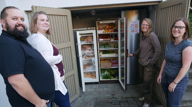 Sie stehen hinter den Eninger Foodsharern und schauen danach, dass die Kühlschränke bei der Evangelisch-methodistischen Kirche i