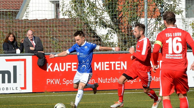 Matthias Dünkel hat seinem VfL Pfullingen mit zwei Treffern eine komfortable Führung gegen die TSG Hofherrnweiler bereitet.  FOT