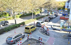 … und Stau auf der Lederstraße: Autofahrer brauchen derzeit viel Geduld.