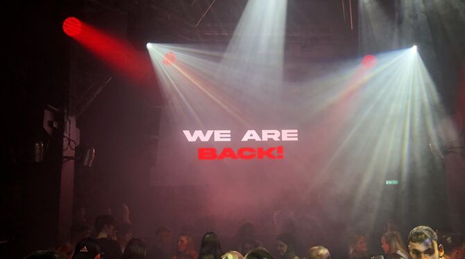 »We are back!« steht auf der LED-Wand im Club »Prisma« der wiederöffnetet Area 14.