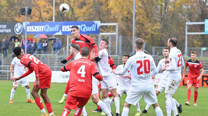 Auch in der Luft behält der SSV Reutlingen meistens die Oberhand.