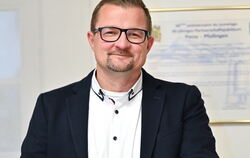 Pfullingens Bürgermeister Stefan Wörner in seinem Amtszimmer.  FOTO: PIETH