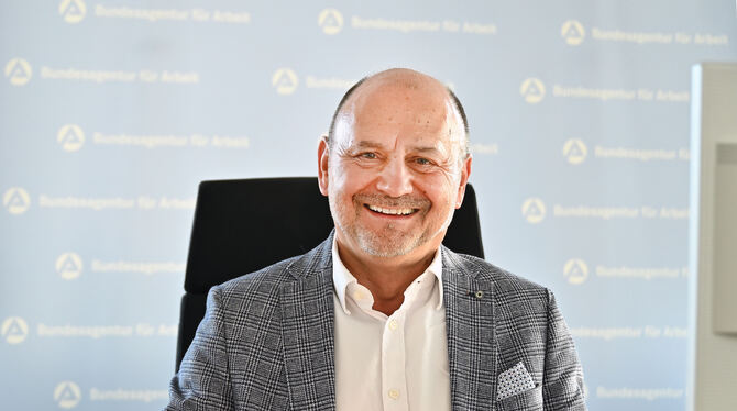 Wilhelm Schreyeck, Leiter der Agentur für Arbeit Reutlingen, hat viel Resturlaub, bis er Anfang Februar in Ruhestand geht. FOTO: