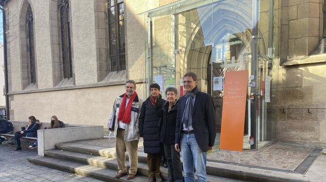 Alles bestens vorbereitet für die 25. Auflage der Vesperkirche (von links): Pfarrer i. R. Jörg Mutschler, Andrea Gaiser und Gert