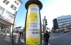 "The Länd"-Werbung in der Reutlinger Innenstadt.