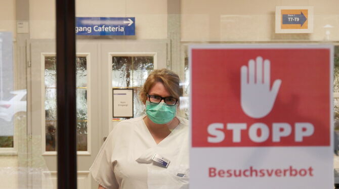 Beim ersten Corona-Ausbruch am 15. März 2020 wurde zum ersten Mal ein Besuchsverbot verhängt und die Klinik daraufhin weitgehend