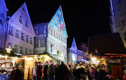 So wird es auch dieses Jahr, wenn überhaupt, nicht sein: eng beieinander und ohne Maske Weihnachtsambiente genießen. ARCHIVFOTO: