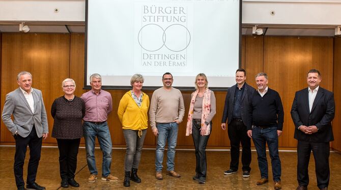 Das aktuelle Team vom Stiftungsvorstand und dem Stiftungsrat der Dettinger Bürgerstiftung: (von links) Martin Stanger, Karin Sal