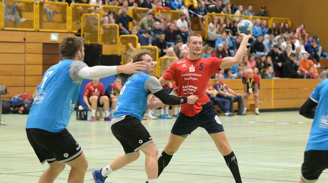 Zwölf Mal erfolgreich: Alexander Symanzik von der SG Ober-/Unterhausen.  FOTO: BAUR