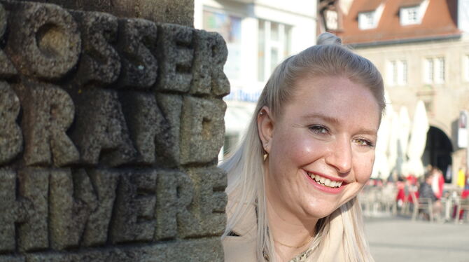 Anna Bierig, die neue Geschäftsführerin der StaRT GmbH, schaut mit Optimismus und Tatendrang auf  ihre Zukunft in Reutlingen.  F