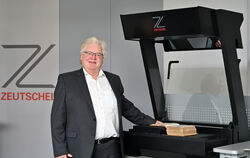 Jörg Vogler, geschäftsführender Gesellschafter der Zeutschel GmbH in Tübingen-Hirschau, zeigte dem GEA den neuen Scanner Omni Sc