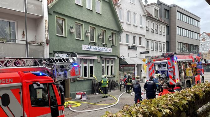 Die Reutlinger Feuerwehr löschte den Brand im Irish Pub schnell.