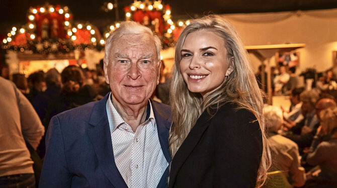 Der Zirkusgründer Henk van der Meijden und seine Tochter Elisa (hier beim letzten Gastspiel auf dem Wasen im Jahr 2019) haben sc Der Zirkusgründer Henk van der Meijden und seine Tochter Elisa (hier beim letzten Gastspiel auf dem Wasen im Jahr 2019) haben sc