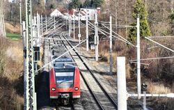  Zum Fahrplanwechsel nimmt die elektrifizierte Südbahn ihren Betrieb auf.  FOTO: KÄSTLE/DPA
