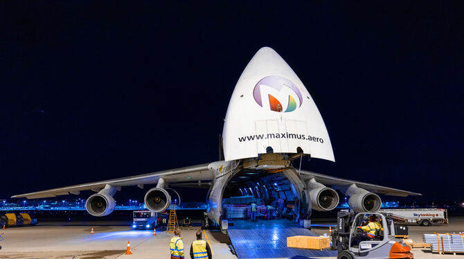 Am Stuttgarter Flughafen hat sich ein Wandel vollzogen. Zunehmend erreichen Materiallieferungen statt Passagiere Baden-Württembe Am Stuttgarter Flughafen hat sich ein Wandel vollzogen. Zunehmend erreichen Materiallieferungen statt Passagiere Baden-Württembe