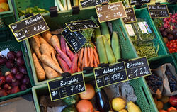 Obst und Gemüse kaufen die Deutschen gerne auf dem Markt oder im Hofladen. Dennoch werden hierzulande bisher nur etwa zwei Proze