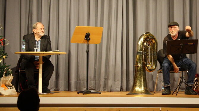 Bissig, beobachtend, belustigend: Werner Schärdel, Michael Niethammer und Joachim Stahl (von links) in der Quenstedt-Aula.  FOTO