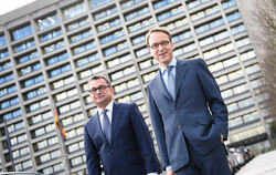  Der Volkswirt Joachim Nagel (links) soll neuer Präsident der Bundesbank werden und damit Jens Weidmann (rechts) im Amt nachfolg