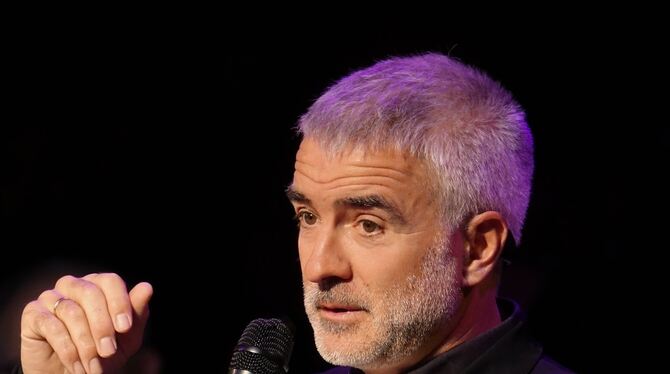 Der Gomaringer Pfarrer Peter Rostan über ein etwas anderes Weihnachtsbild.  FOTO: PRIVAT