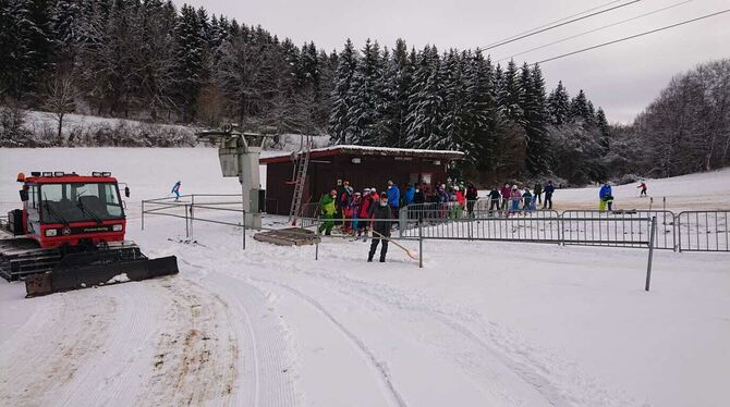 Auf Schnee wie in vielen vergangenen Jahren hoffen die Betreiber des Dottinger Skilifts. Die mit großem finanziellen Aufwand mod