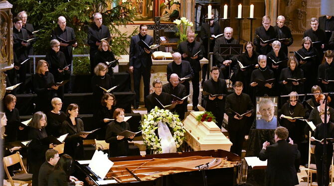 Viel Musikalisches beim Gottesdienst in der Stiftskirche: So hatte es sich die Verstorbene gewünscht. FOTO: MEYER