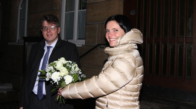 Anja Sauer und der noch amtierende Bürgermeister Matthias Winter am Wahlabend.