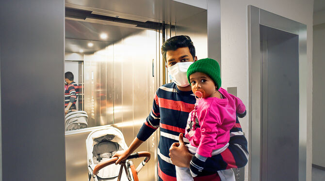 Anandha Rangarajan und seine Tochter sind im Aufzug festgesessen.  FOTO: LG/ KOVALENKO