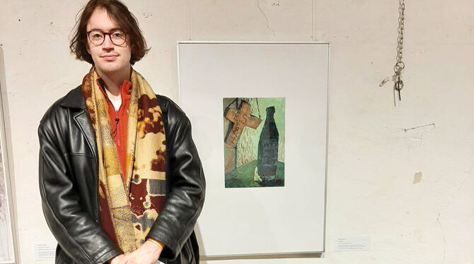 Elias Saile aus Bad Urach ist einer der Preisträger des Jugendkunstpreises Baden-Württemberg. Auf dem Foto ist er mit seinem Wer