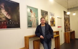 Kamino-Geschäftsführer Andreas Vogt im Foyer des Kinos im Wendler-Areal. FOTO: DÖRR