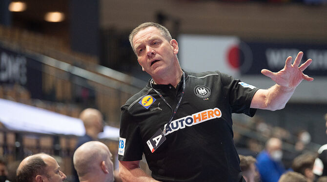 »Auch für mich ist spannend, was nun kommt.« Handball-Bundestrainer Alfred Gislason vor dem EM-Auftakt.  FOTO: GOLLNOW/DPA
