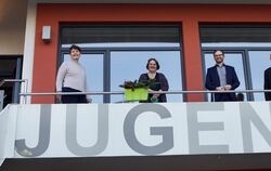 Die baden-württembergische Ministerin für Kultus, Jugend und Sport, Theresa Schopper (Zweite von links), besuchte die Umwelt-Jug